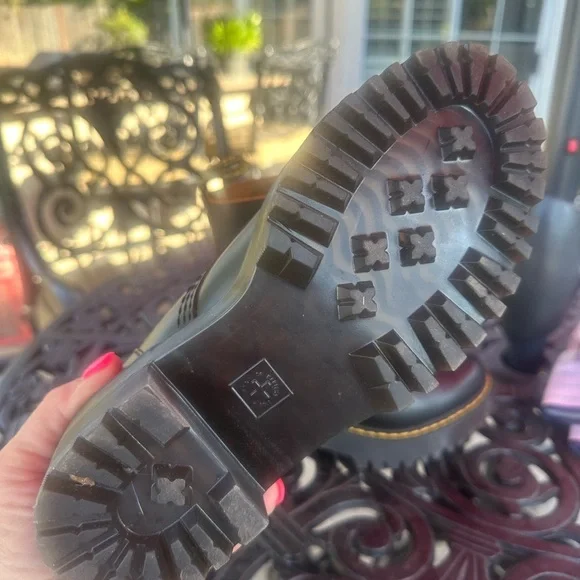 New! Dr. Martens Leona Boot Size 5 - Picture 11 of 13